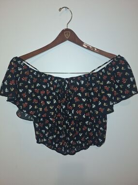Floral Off-Shoulder Ruffle Crop Top - Black